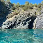 Elba's Right Spot